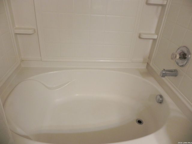 10211 FOSSIL VLY, San Antonio, TX 78245