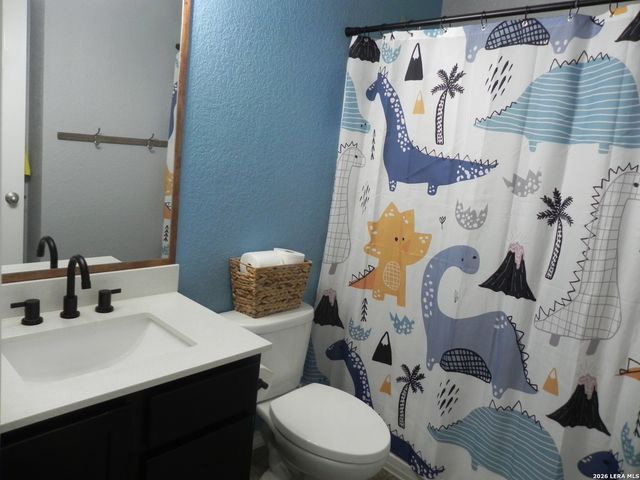 10211 FOSSIL VLY, San Antonio, TX 78245