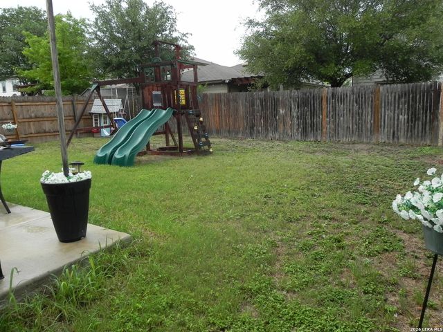 10211 FOSSIL VLY, San Antonio, TX 78245