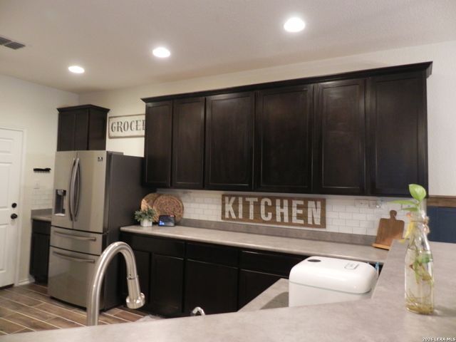 10211 FOSSIL VLY, San Antonio, TX 78245