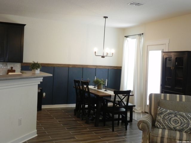 10211 FOSSIL VLY, San Antonio, TX 78245