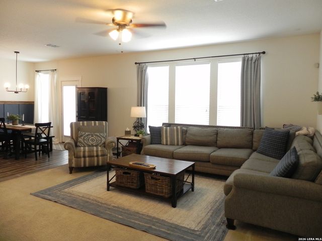 10211 FOSSIL VLY, San Antonio, TX 78245