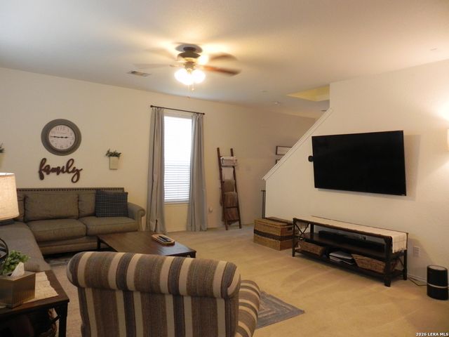 10211 FOSSIL VLY, San Antonio, TX 78245