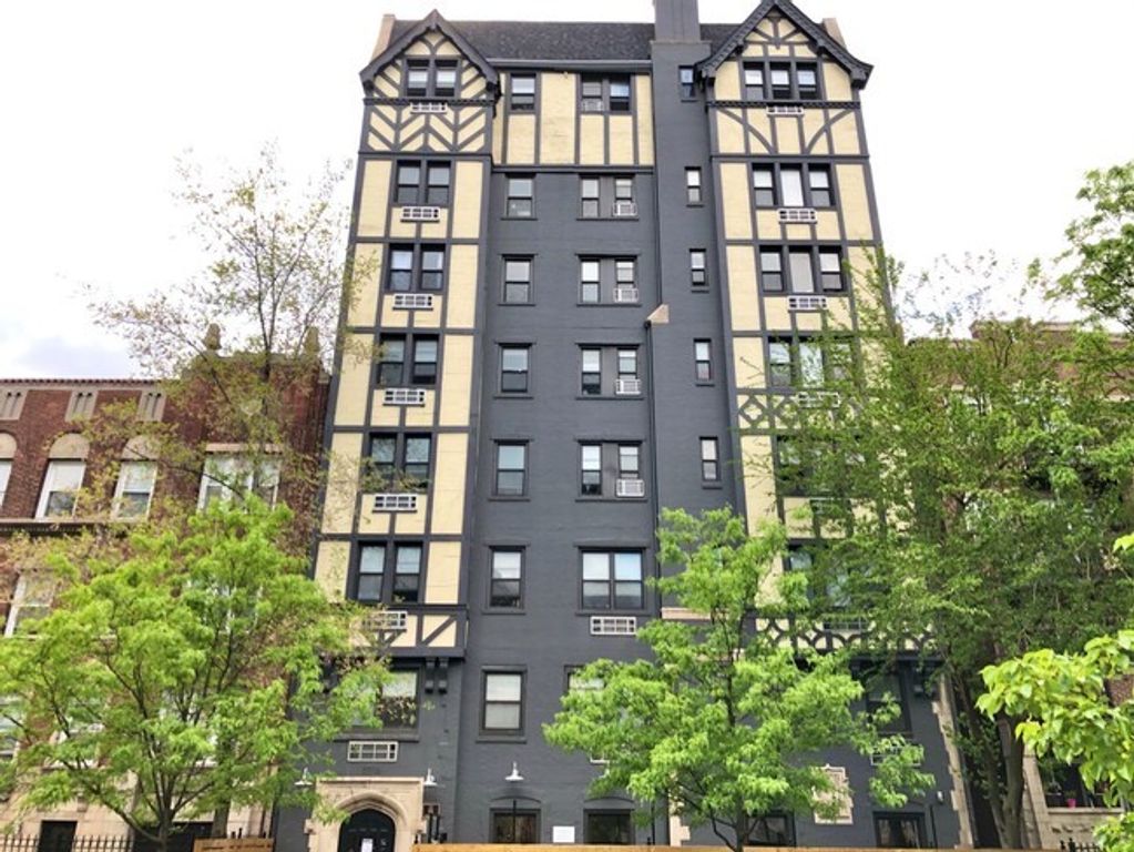 5718 N Winthrop Avenue 404, Chicago, IL 60660