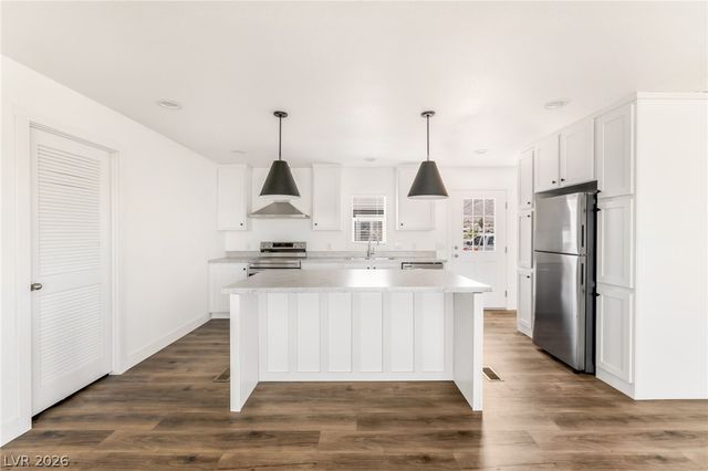 6146 Bryce Canyon Avenue, Las Vegas, NV 89156