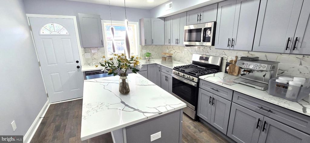 304 S LEHIGH ST, Baltimore, MD 21224