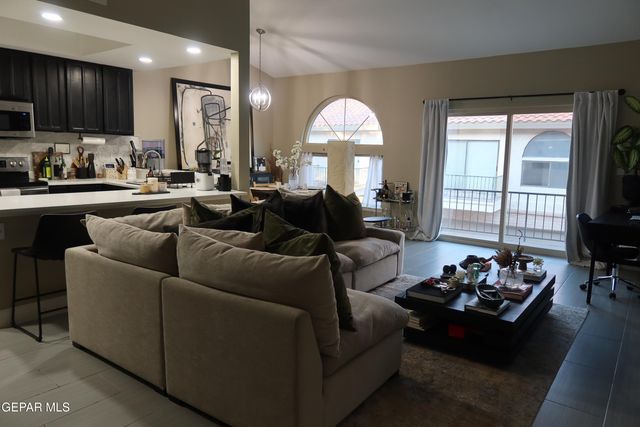 4614 N Stanton G49, El Paso, TX 79902