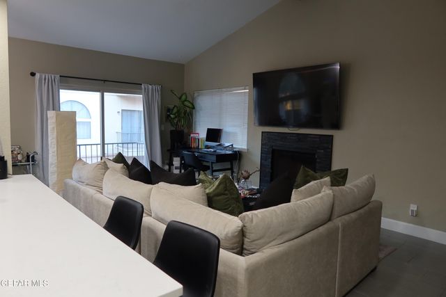 4614 N Stanton G49, El Paso, TX 79902