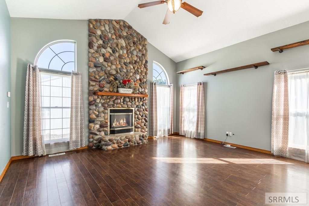 Image 12 of property listing at 1305 Lyn Drive, Blackfoot, ID 83221