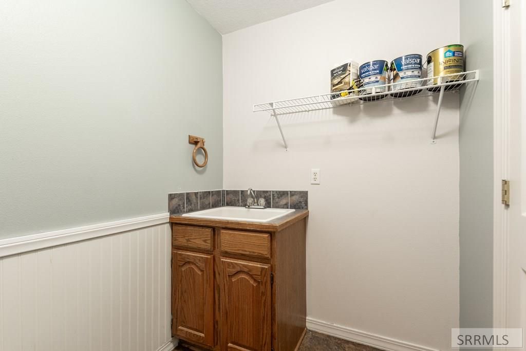 Image 14 of property listing at 1305 Lyn Drive, Blackfoot, ID 83221