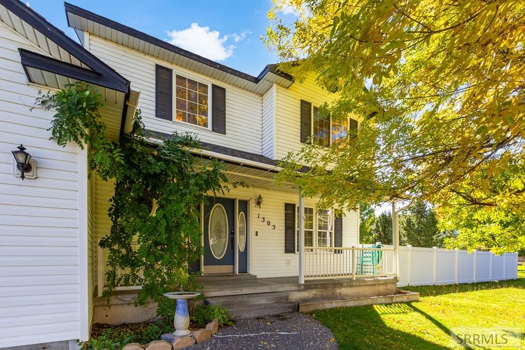 Image 2 of property listing at 1305 Lyn Drive, Blackfoot, ID 83221