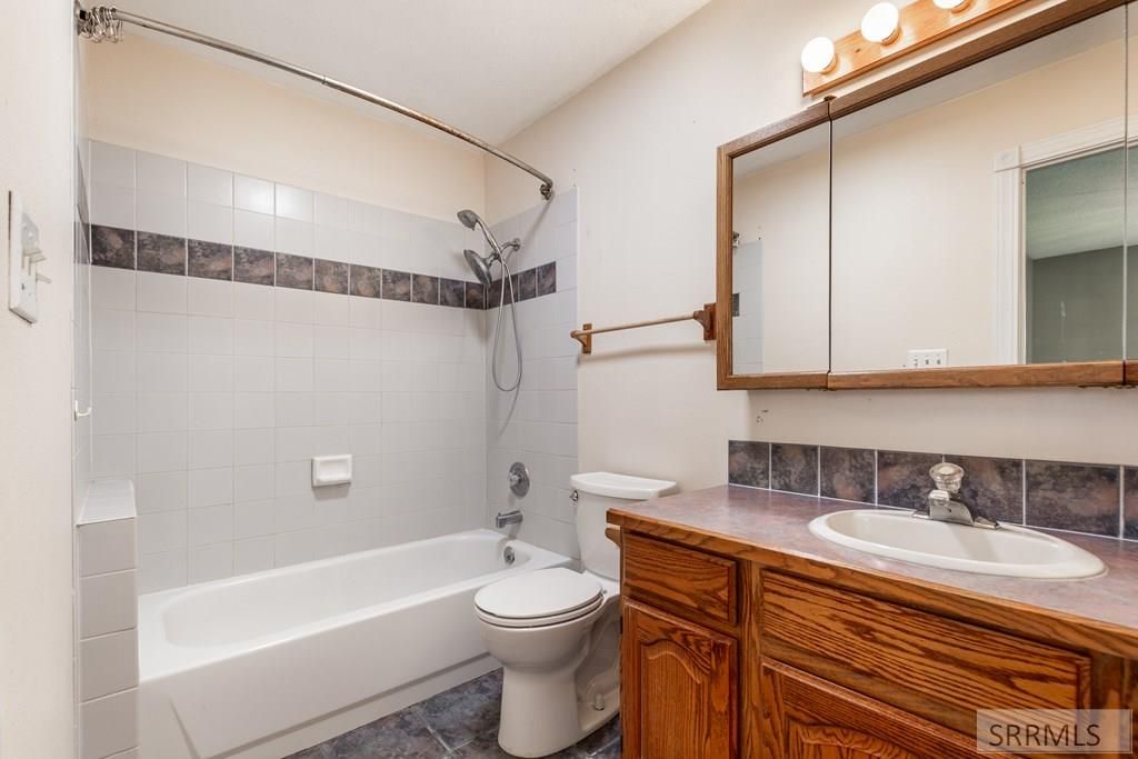 Image 24 of property listing at 1305 Lyn Drive, Blackfoot, ID 83221