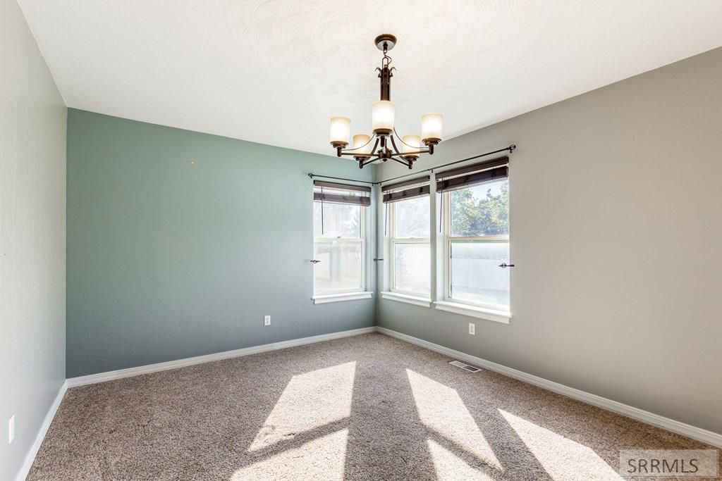 Image 8 of property listing at 1305 Lyn Drive, Blackfoot, ID 83221