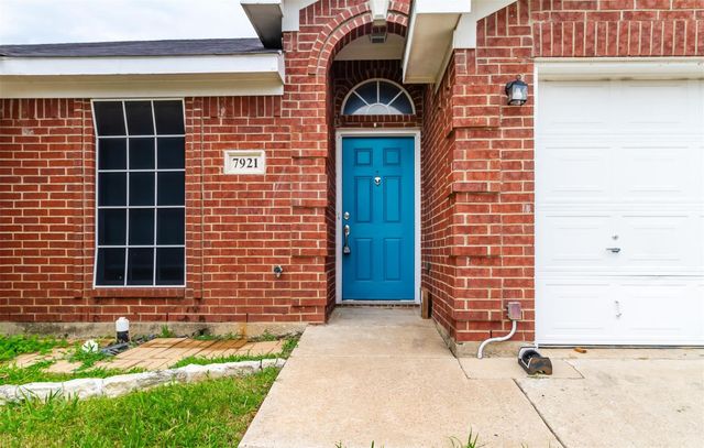 7921 Rattlers Court, Arlington, TX 76002