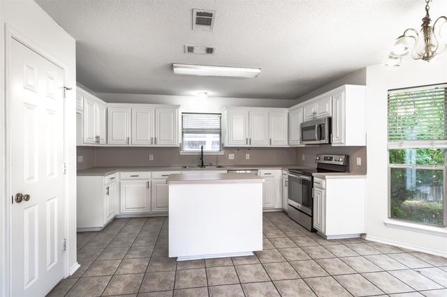 7921 Rattlers Court, Arlington, TX 76002