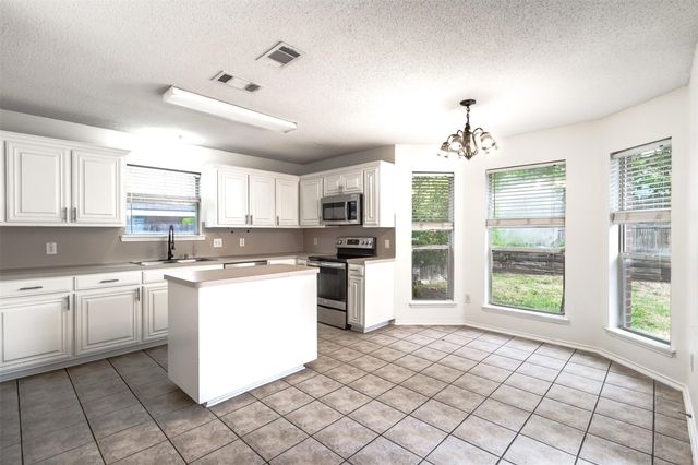 7921 Rattlers Court, Arlington, TX 76002