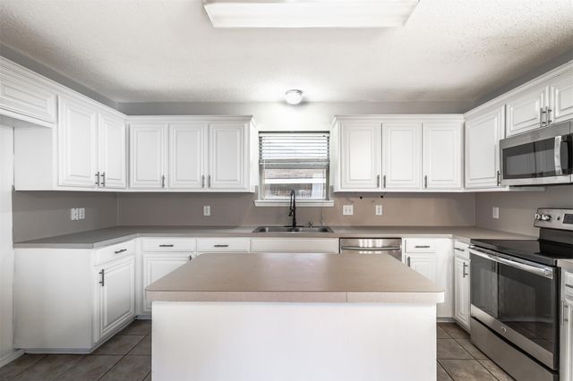 7921 Rattlers Court, Arlington, TX 76002