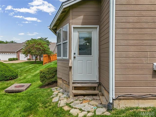 4812 Haynes Drive, St Charles, MO 63304