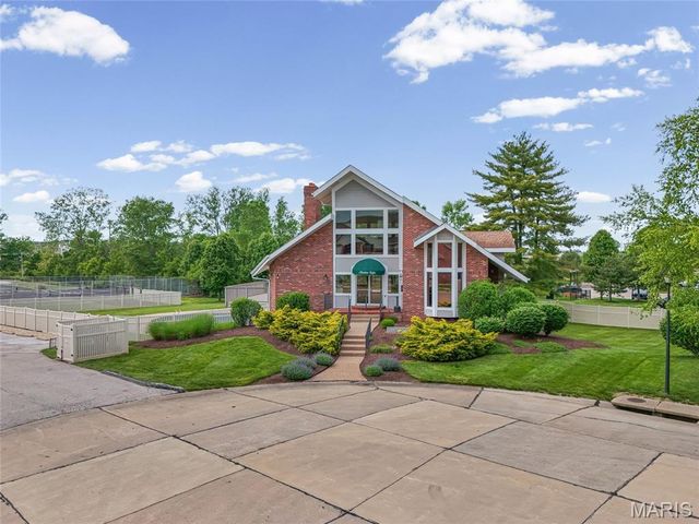 4812 Haynes Drive, St Charles, MO 63304