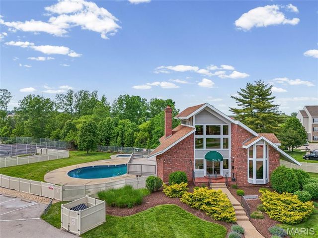 4812 Haynes Drive, St Charles, MO 63304