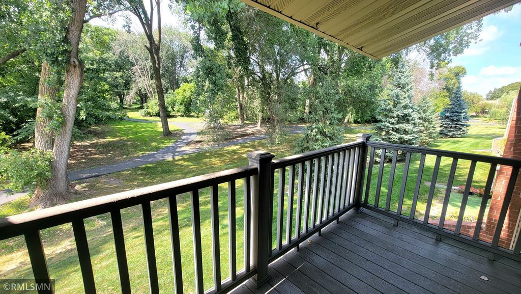 110276 Village Road, Chaska, MN 55318 — exterior
