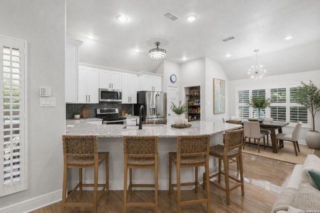 6618 LOST SPRING DR, San Antonio, TX 78256