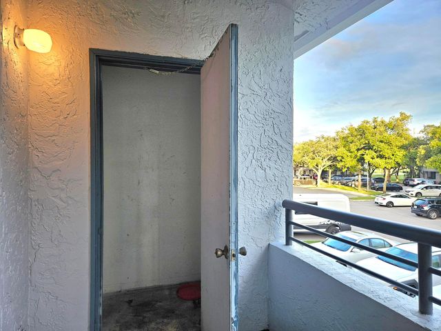 901 Lyons Road 1205, Coconut Creek, FL 33063