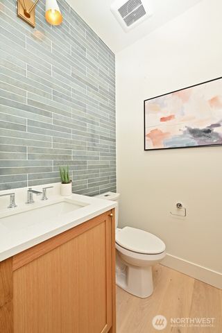 5620 6th Ave NW, Seattle, WA 98107