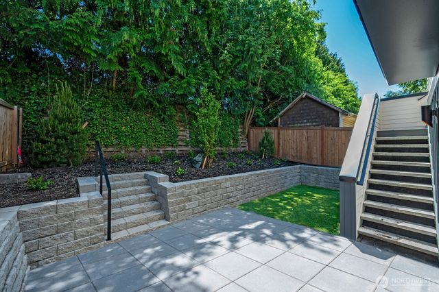 5620 6th Ave NW, Seattle, WA 98107