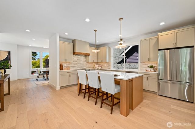 5620 6th Ave NW, Seattle, WA 98107