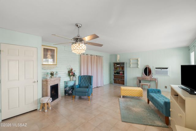 112 E La Grosella, Green Valley, AZ 85614