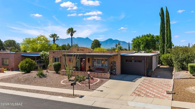 112 E La Grosella, Green Valley, AZ 85614