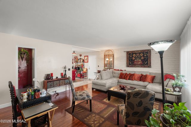 112 E La Grosella, Green Valley, AZ 85614
