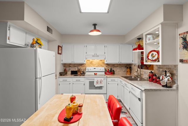 112 E La Grosella, Green Valley, AZ 85614