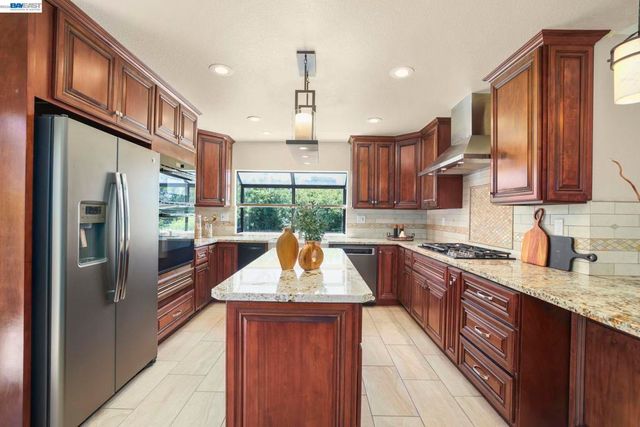 791 Wellfleet Dr, Vallejo, CA 94591