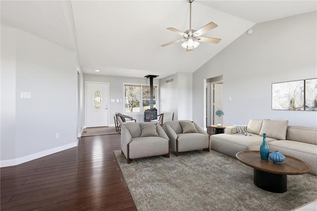 1902 E 300 Road, Lecompton, KS 66050