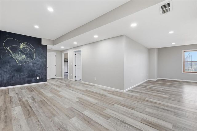 1902 E 300 Road, Lecompton, KS 66050