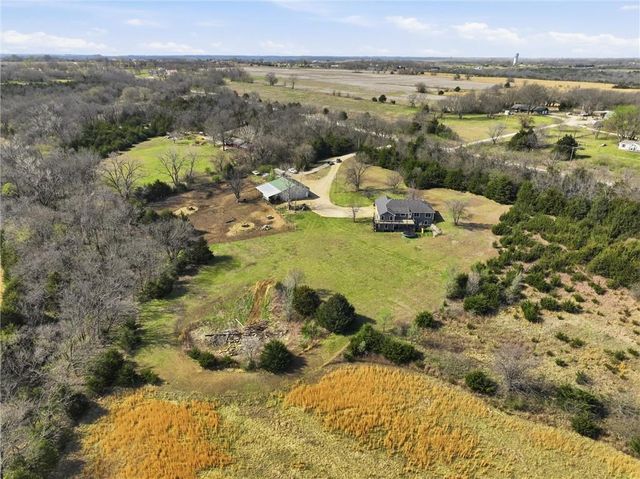 1902 E 300 Road, Lecompton, KS 66050