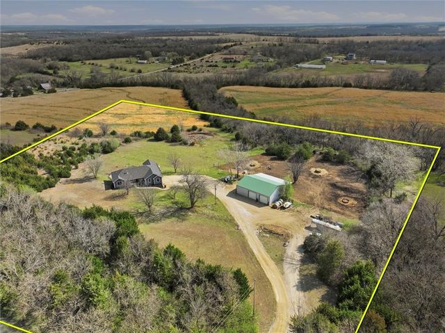 1902 E 300 Road, Lecompton, KS 66050