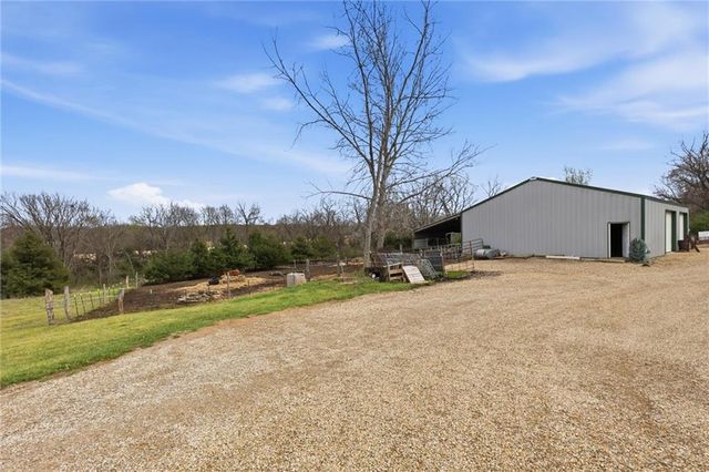 1902 E 300 Road, Lecompton, KS 66050