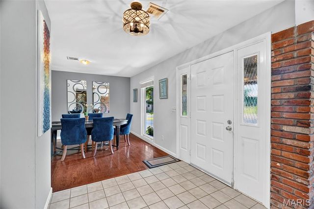 1504 Papillon Drive, St Louis, MO 63146