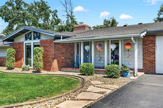 1504 Papillon Drive, St Louis, MO 63146