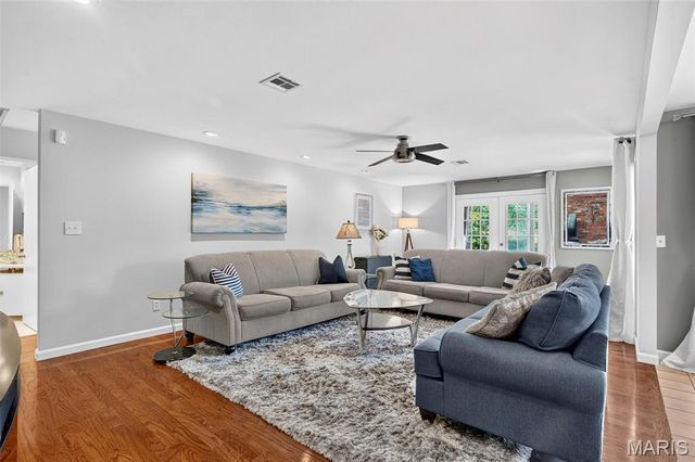 1504 Papillon Drive, St Louis, MO 63146