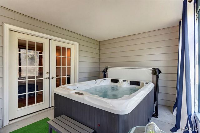 1504 Papillon Drive, St Louis, MO 63146