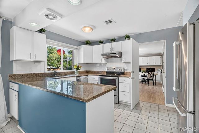 1504 Papillon Drive, St Louis, MO 63146