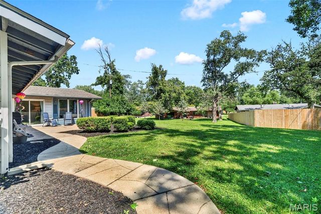1504 Papillon Drive, St Louis, MO 63146