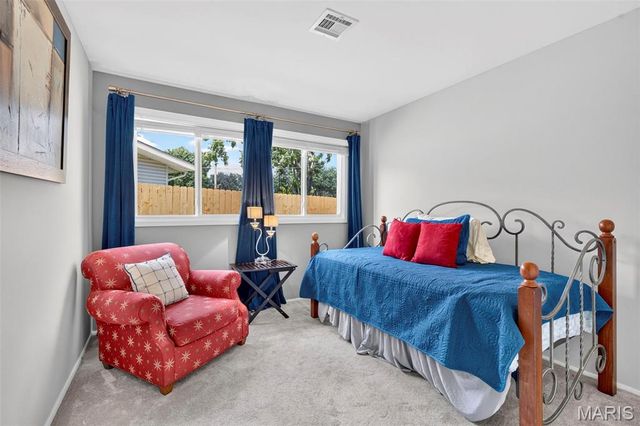 1504 Papillon Drive, St Louis, MO 63146