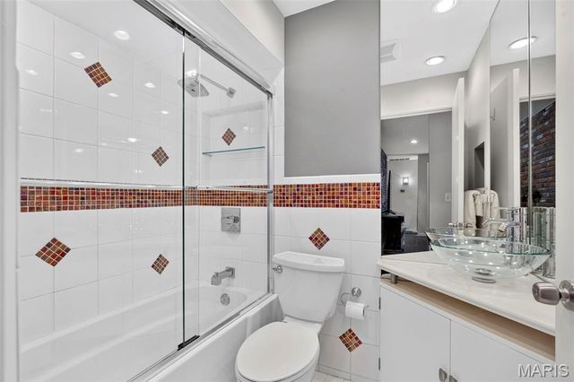 1504 Papillon Drive, St Louis, MO 63146