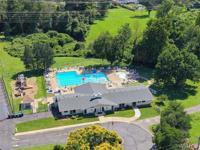 1504 Papillon Drive, St Louis, MO 63146