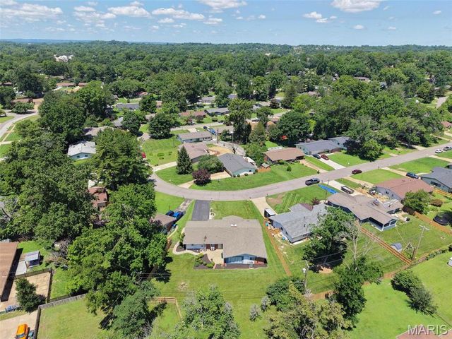 1504 Papillon Drive, St Louis, MO 63146